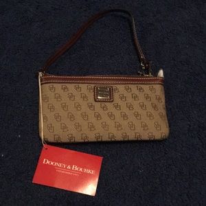 Dooney & Bourke wristlet